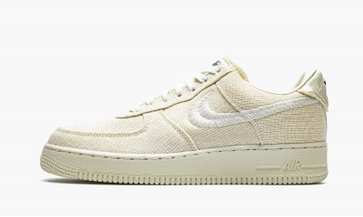 NIKE
AIR FORCE 1 LOW
Stussy - Fossil