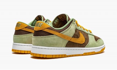 NIKE
DUNK LOW
Dusty Olive